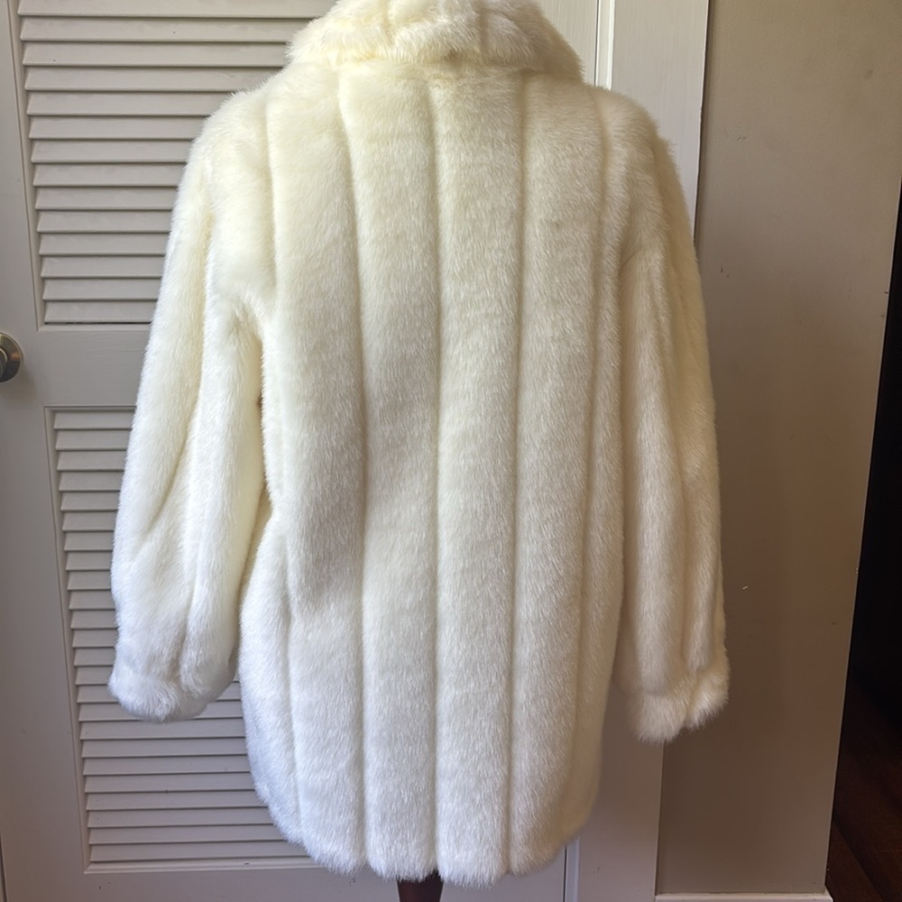 Dennis basso faux fur coat - Picture 4 of 8